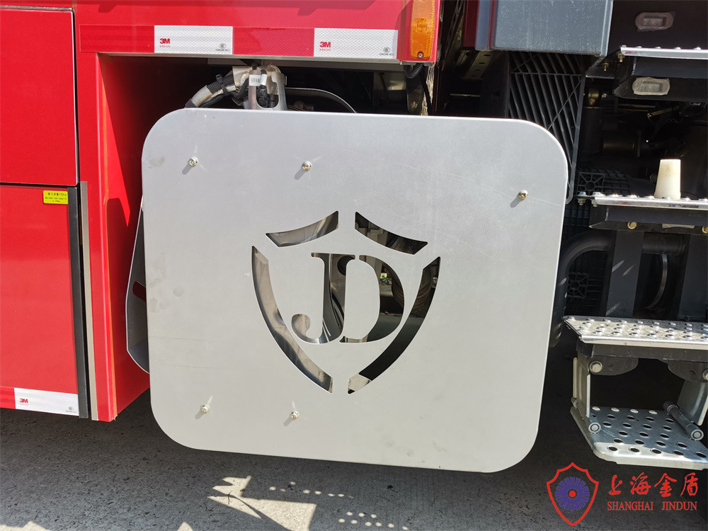 4×2 Drive Manul Control Fire Pump Foam Fire Truck with 10000kg Water 2000kg Foam