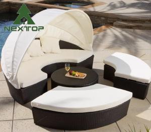 China Durable Outdoor Wicker Furniture Sunbed Unique Round Sofa With Canopy on sale