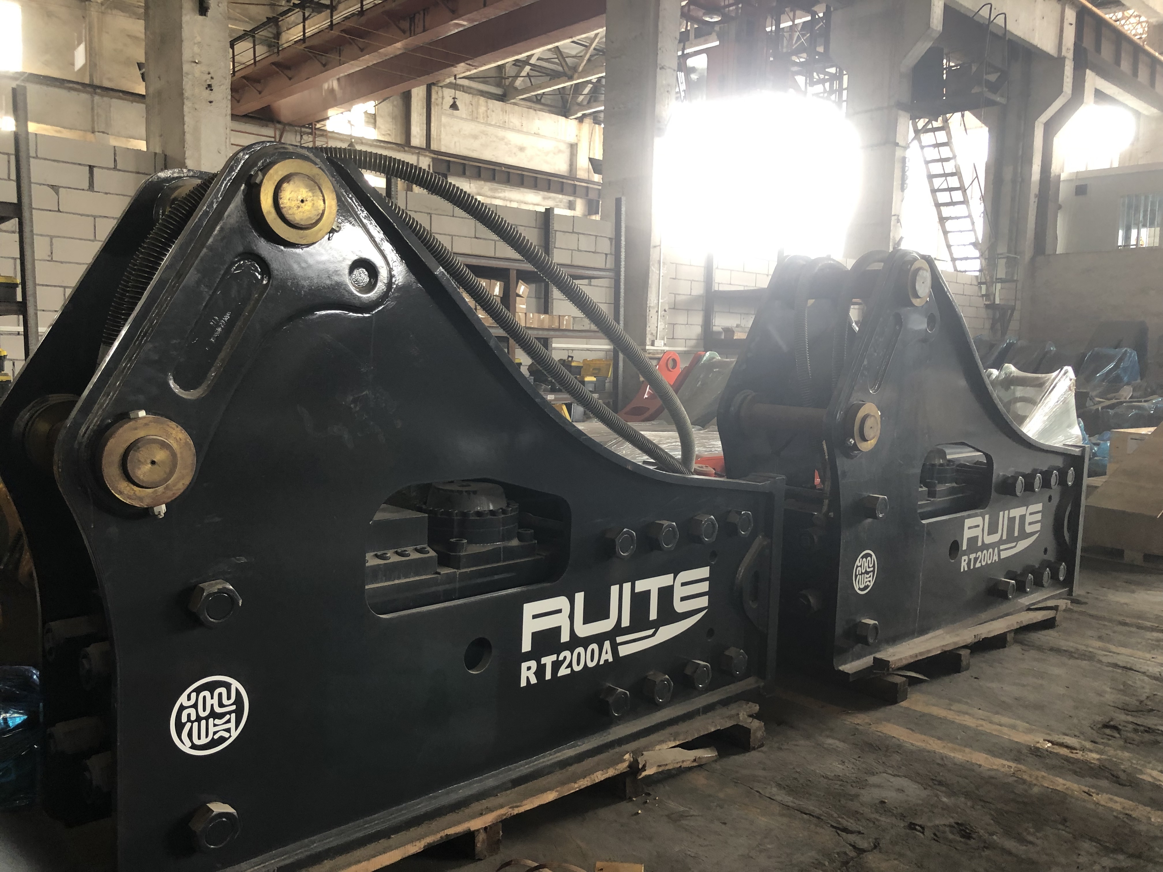 Ruite 200 Hydraulic Breaker 50 Ton Excavator Mining Demolition 7500J Hammer