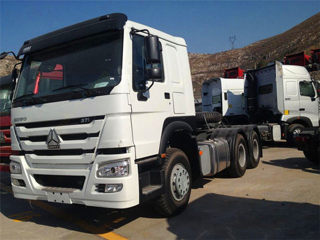 EURO II 6 * 4 Sino Howo Tractor Head Trucks 10 Wheeler One Sleeper 371HP