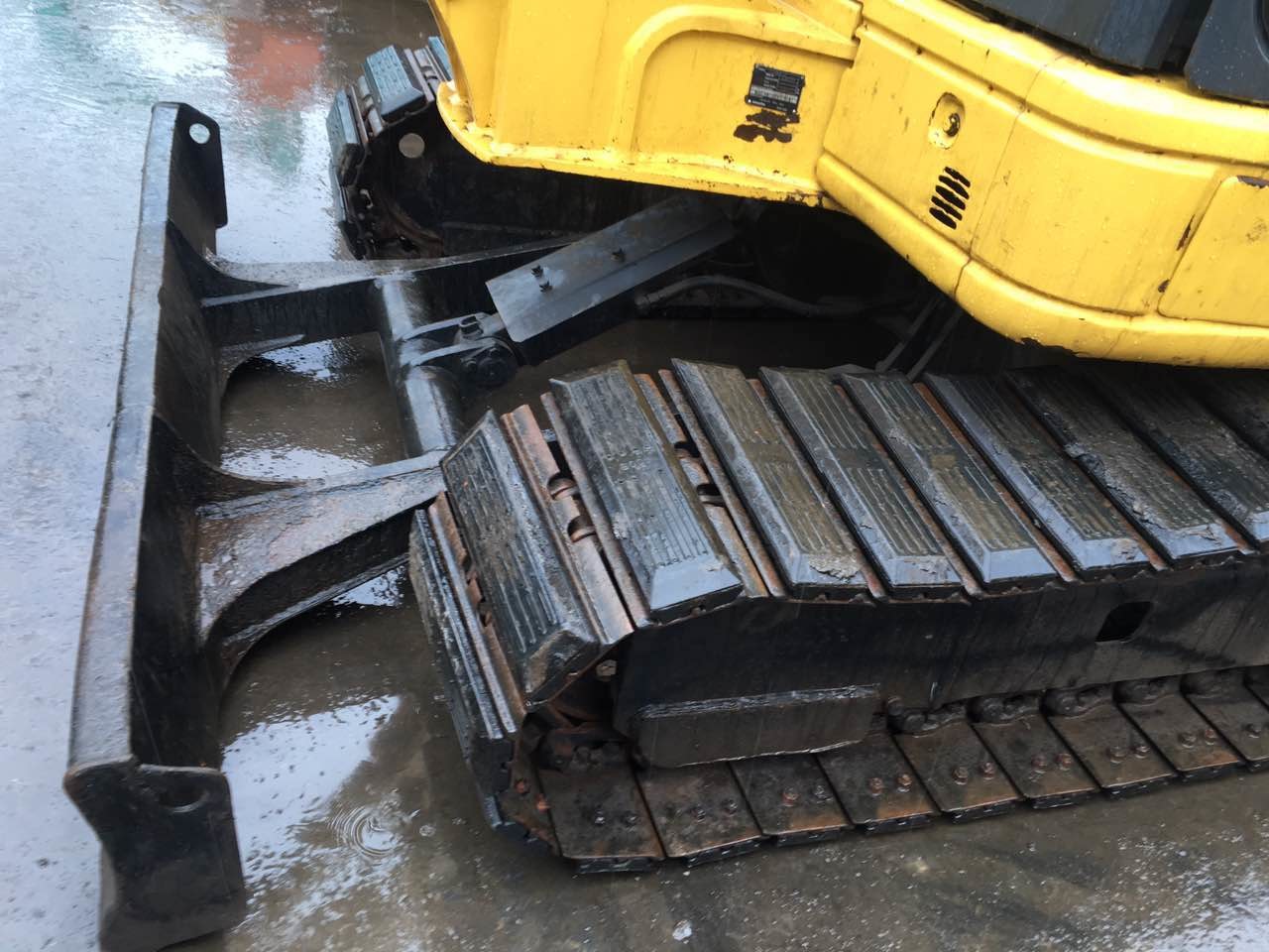 12V Voltage Used Earth Moving Equipment Komatsu PC55MR With Rubber Track