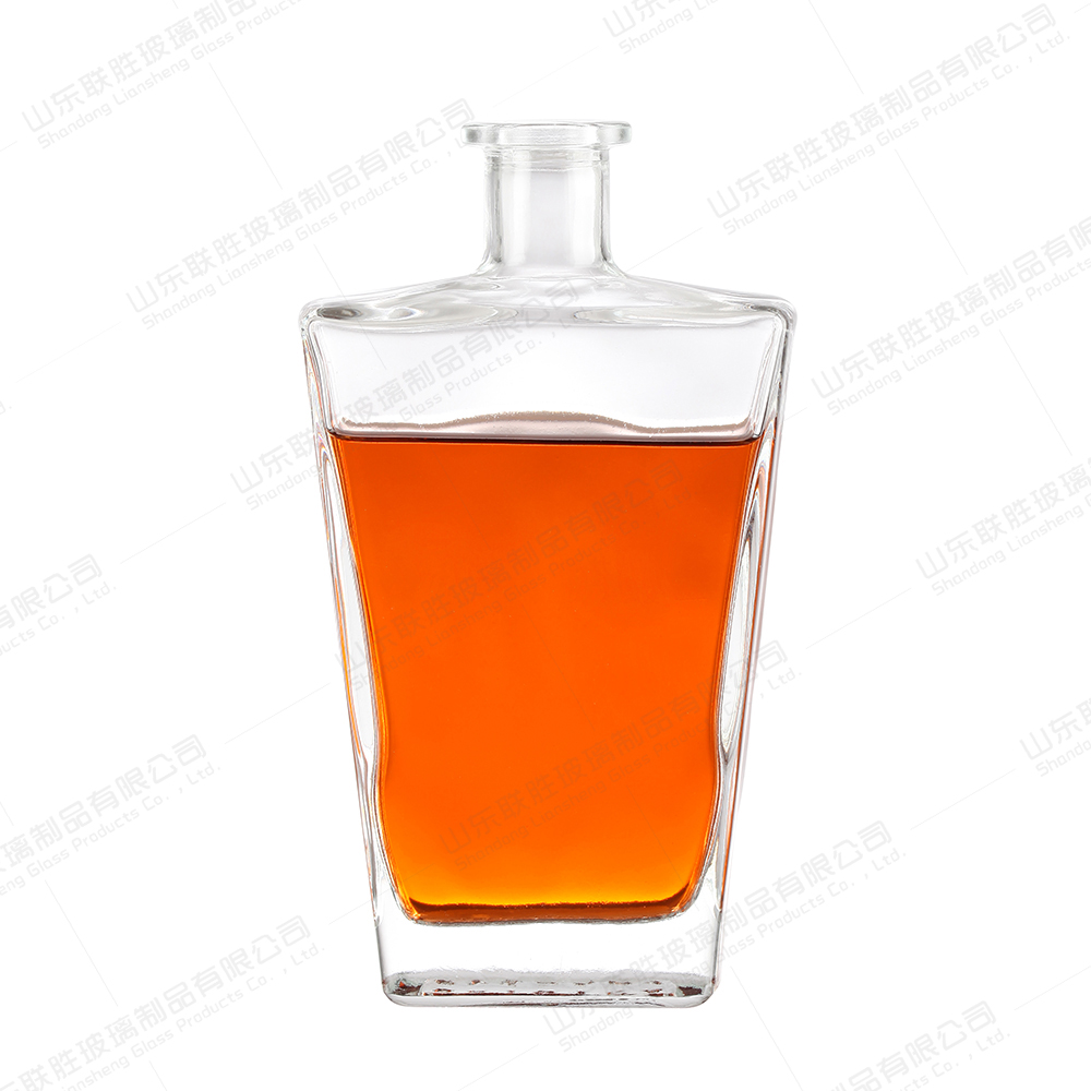 Hot Stamping Surface Handling Customized 500ml 750ml 700ml Glass Bottles for Beverage