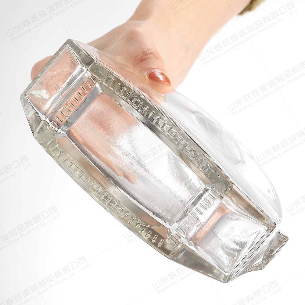 Whiskey Wine Vodka Glass Bottle with Acceptable Customer's Logo and Large Capacity