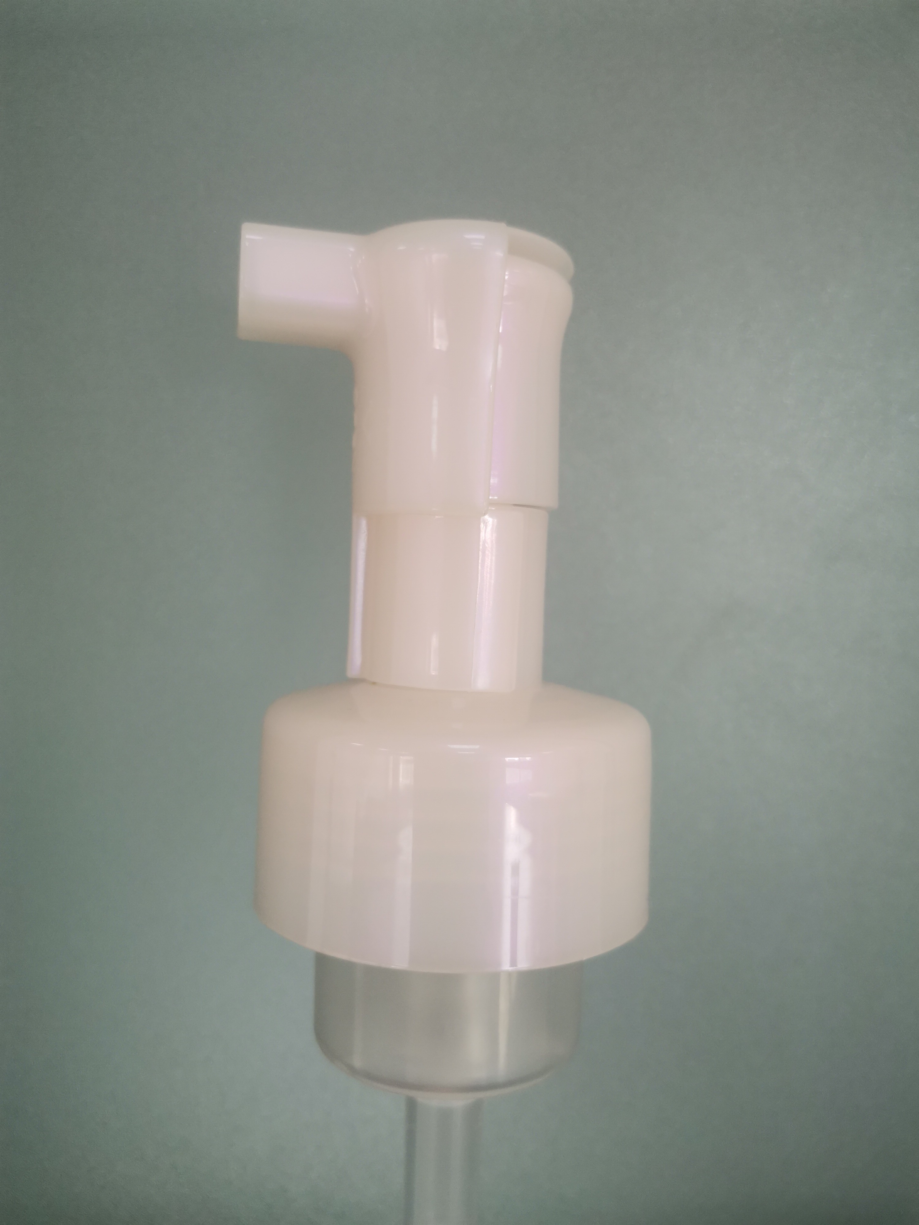 Personal Care Products 43mm Foam Pump With Over Cap Colour Pearlescent Pink