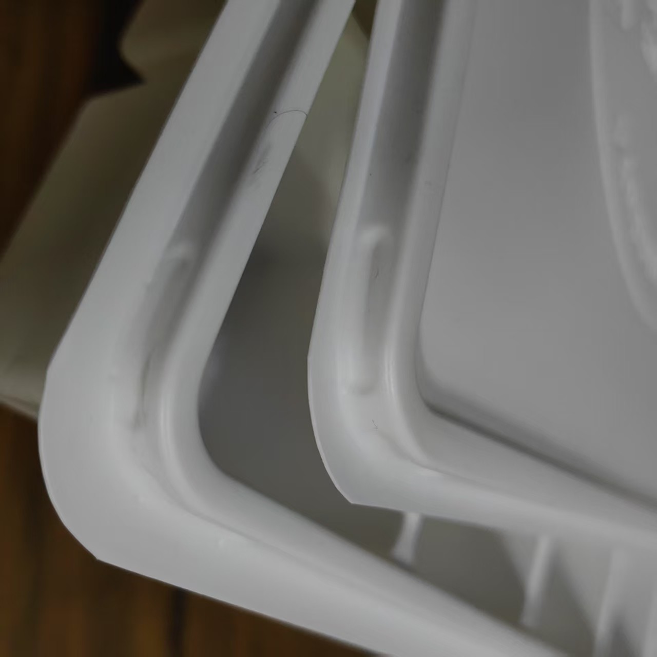 Customized PP white square 16 cavity ice container with lid