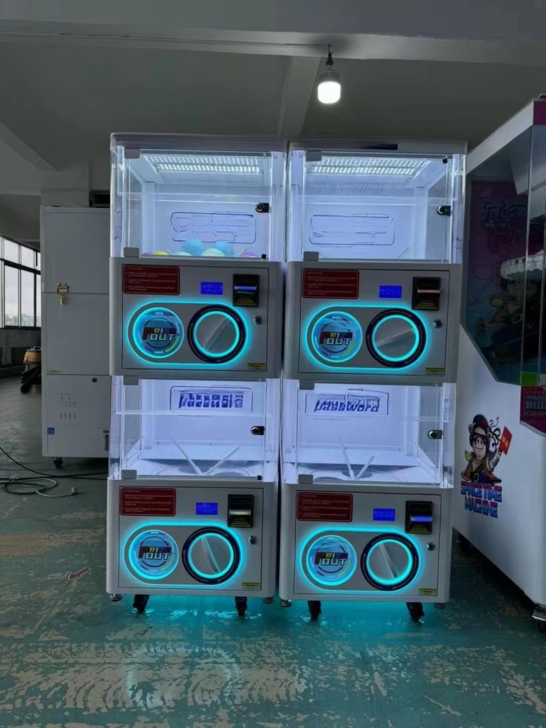 Dreamland coin operated Metaverse capsule toys arcade machine bill acceptor egg twisting machine