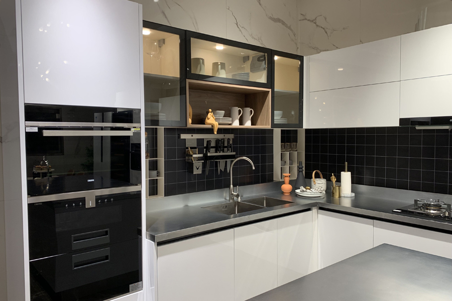 Anti Rust White Modern Custom Kitchen Cabinets Stainless Steel 304 Waterproof