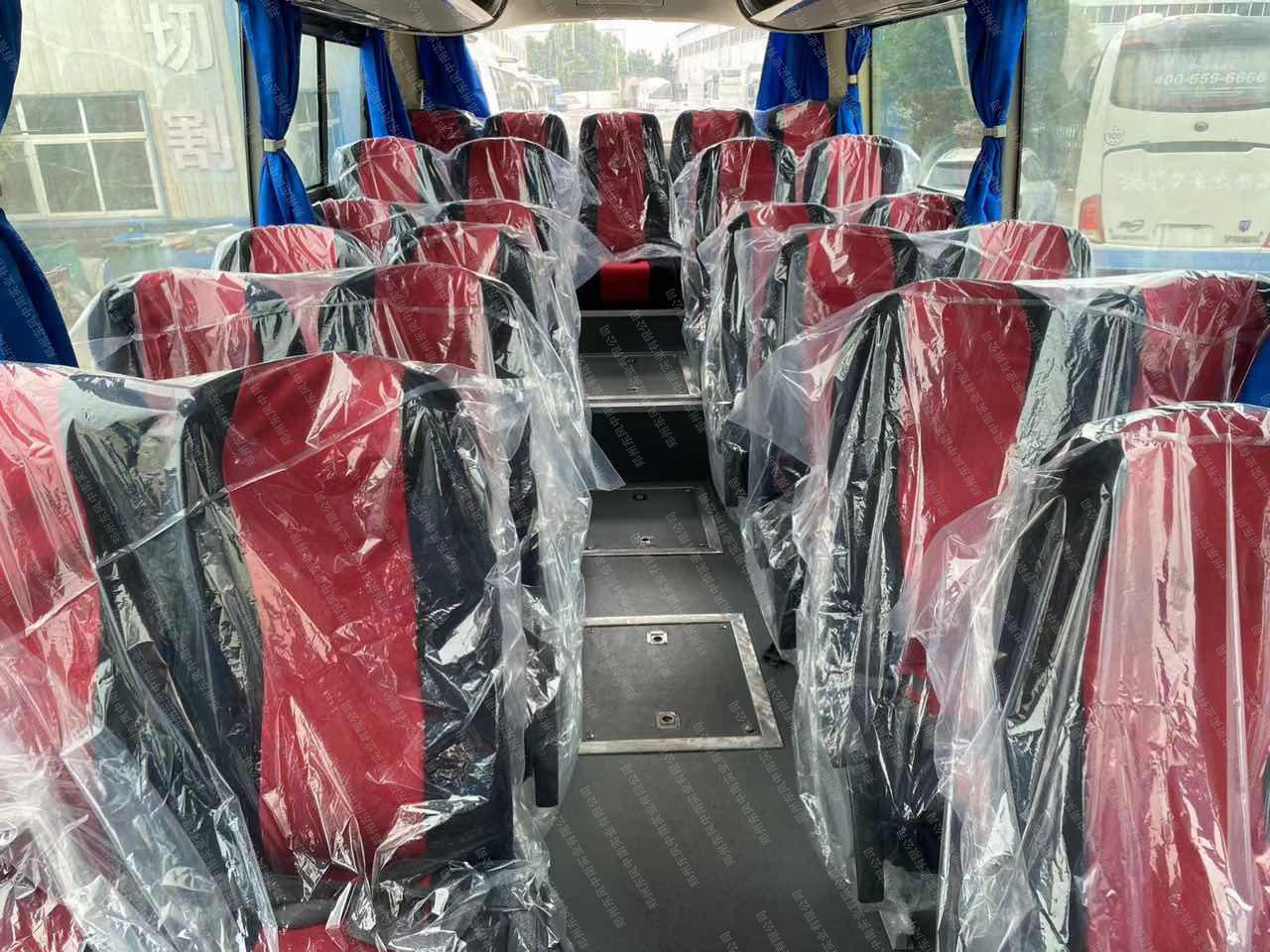 50 Seats Used Coach Bus with Manual Transmission Type and Good Condition