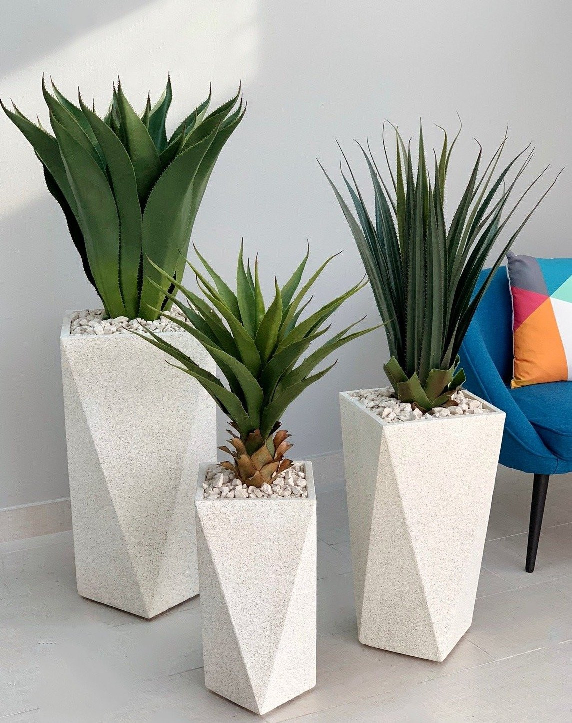 Round Fiberglass Planter Pots Handmade For Outdoor Garden Decorative