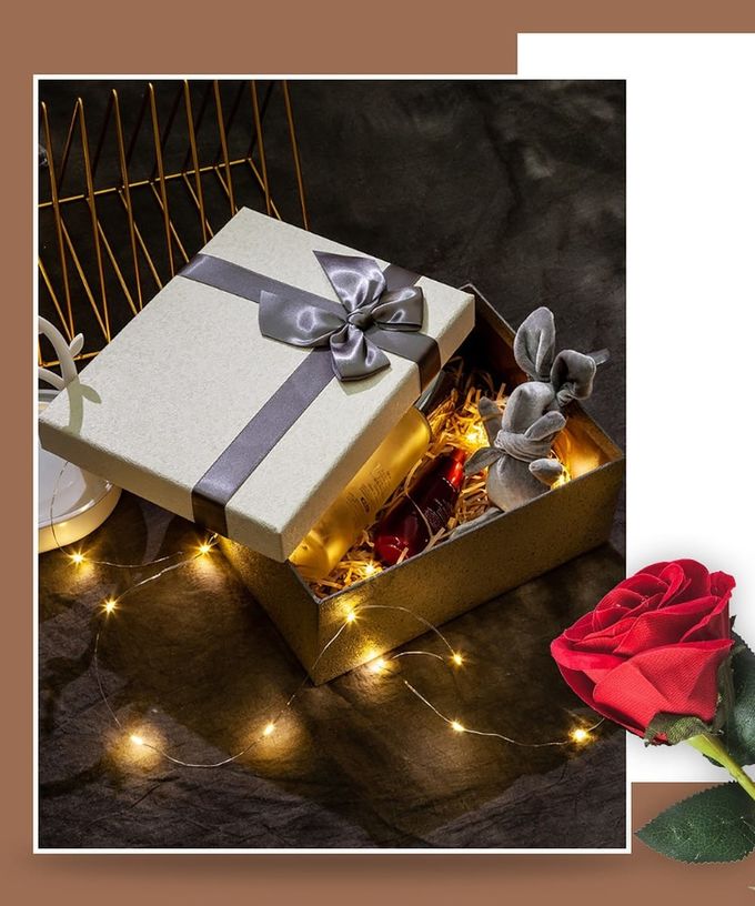 Customized Three Sizes Rigid Paper Gift Box With Bow For Spouse Friend Family
