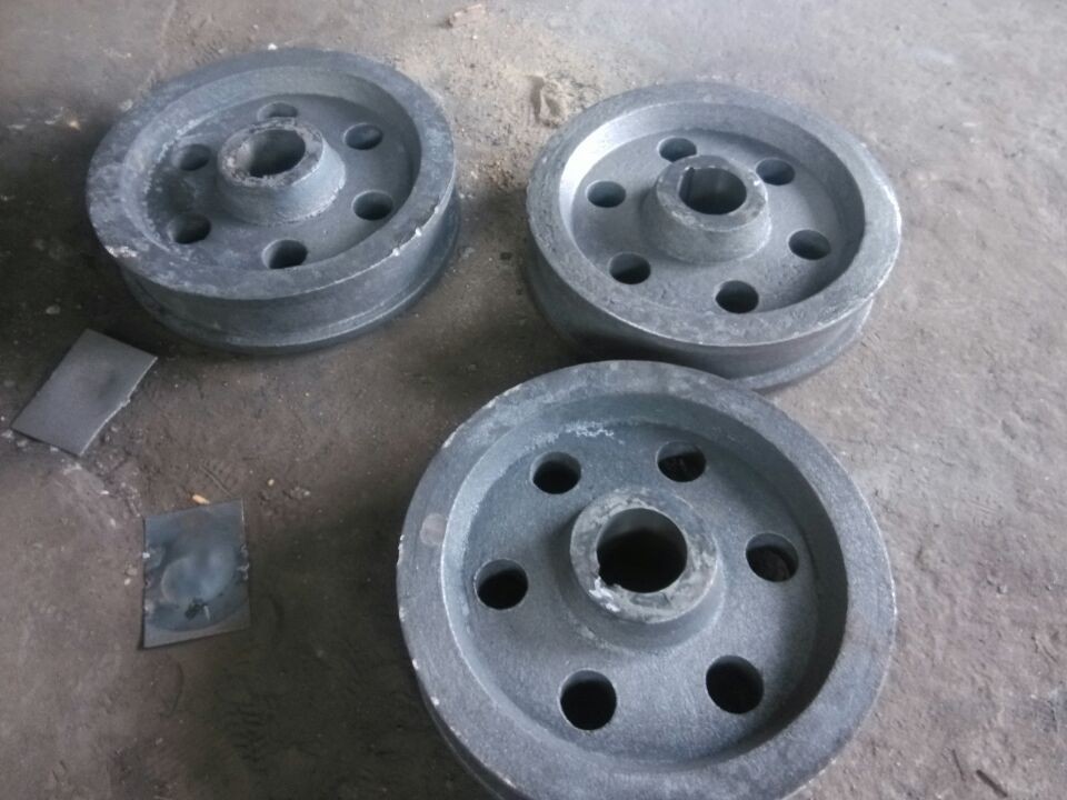 Finished Travelling Wheels Alloy Steel Castings With HRC40 Hardness
