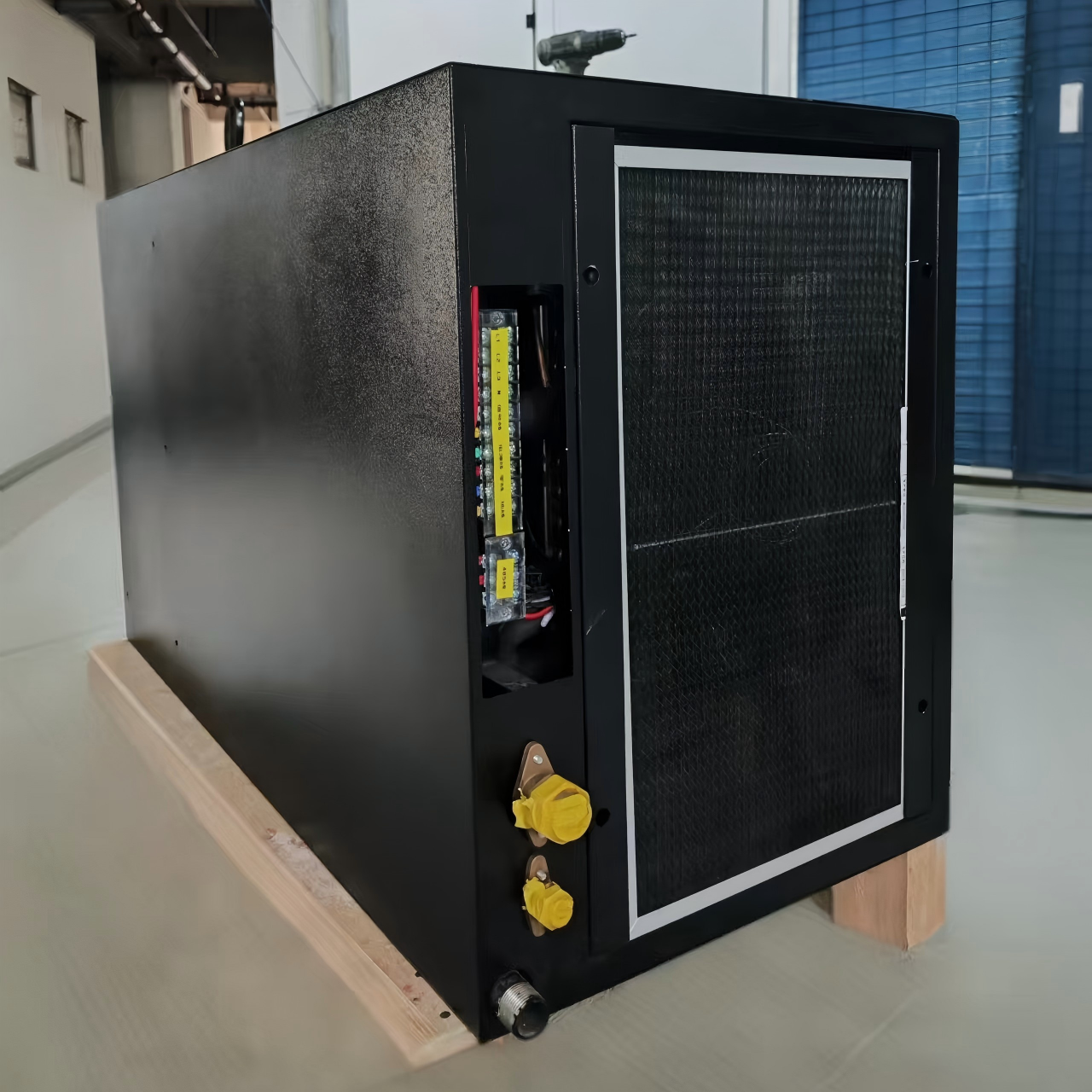 Rack Mounted Air Conditioner for Battery Cabinets Communication Equipment Electrical Control Boxes 5.5kW 7.5kW 12.5kW