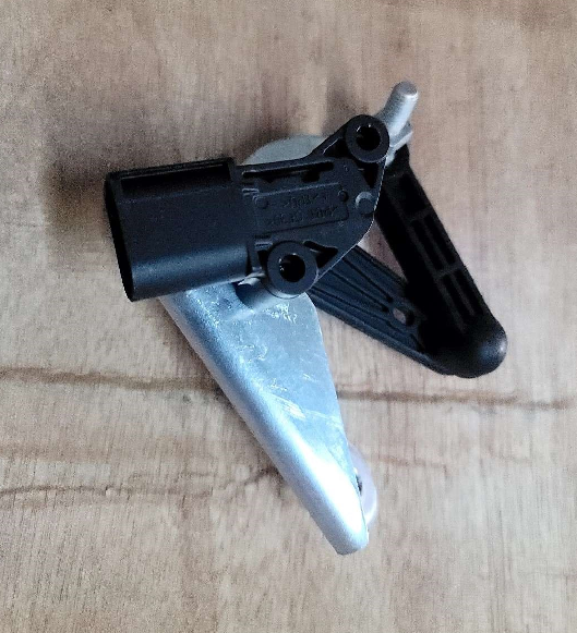 China Tesla Model S/X 2012-2021 Front Left Air Suspension Sensor 1027941-00-B on sale