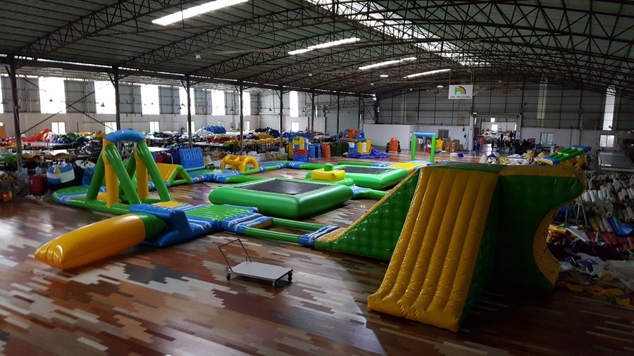 Waterpark Large Inflatable Water Park Equipment Floating Customized Inflatable Aqua Park