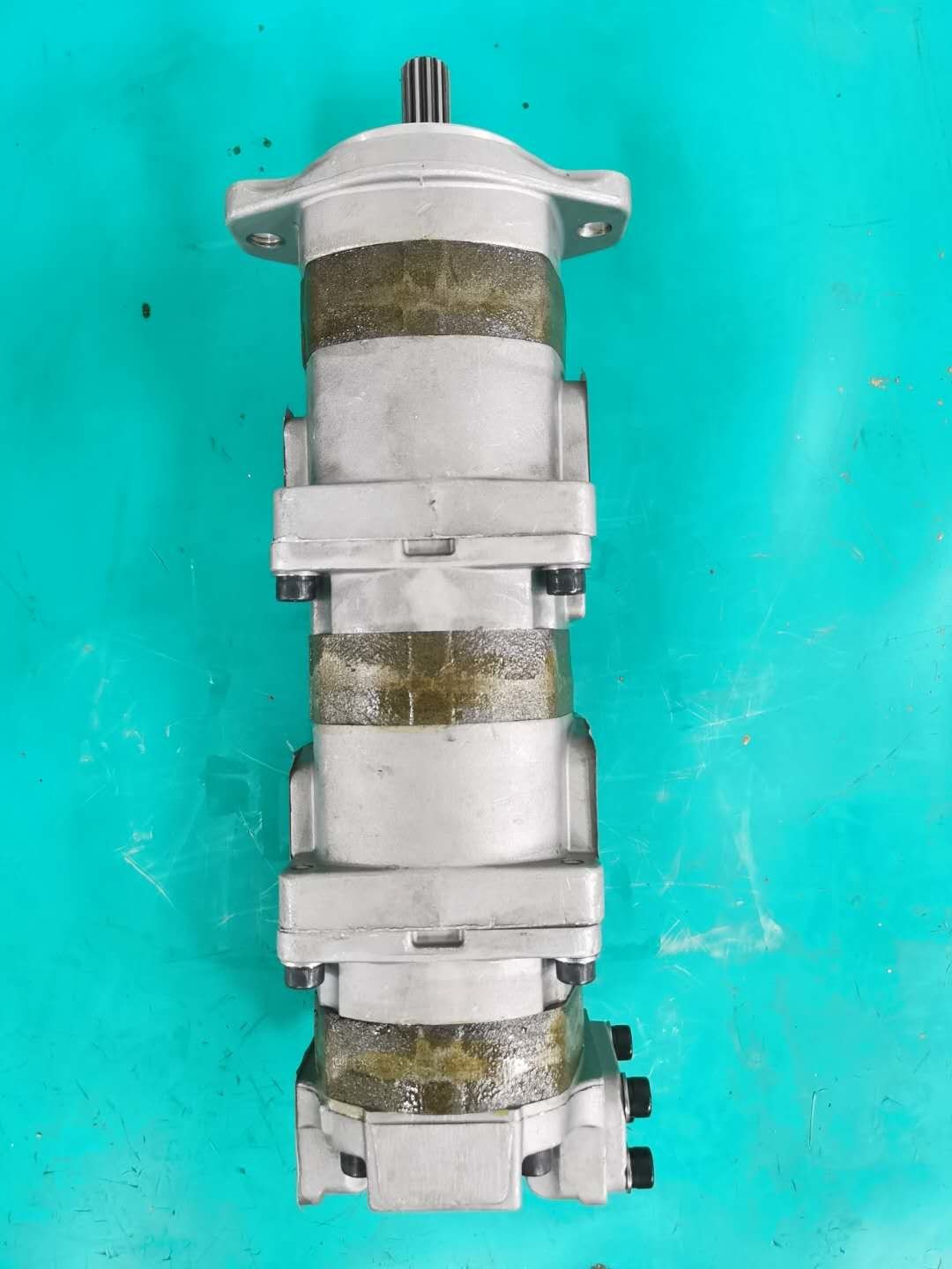 705-55-42110 SAL28+28+25 Hydraulic Gear Pump LW250-5H LW250-5X