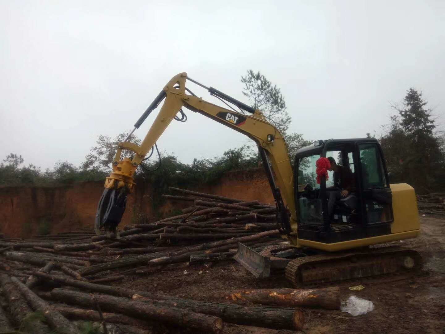 Standard Type Rotating Excavator Grapple Attachment Grab Material And Rock