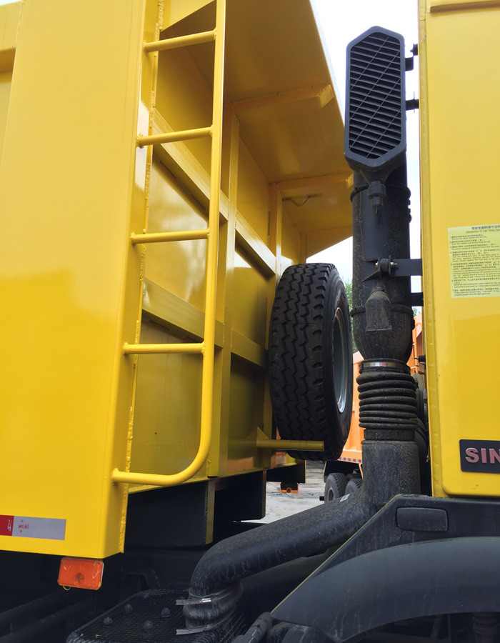10 Wheels Tipper Dump Truck With 10 Forwards & 2 Reverses Transmission