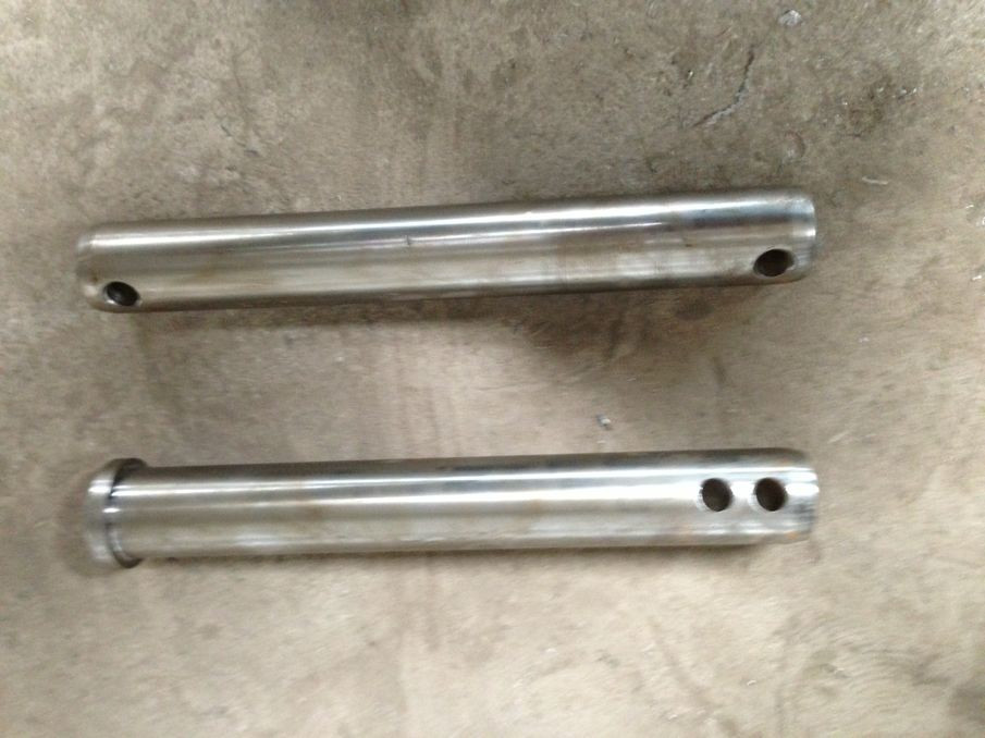 ISO9001-2000 Certified Excavator Bucket Pin 3060475 3088573 3088577 for ZX330/ZX300/EX300