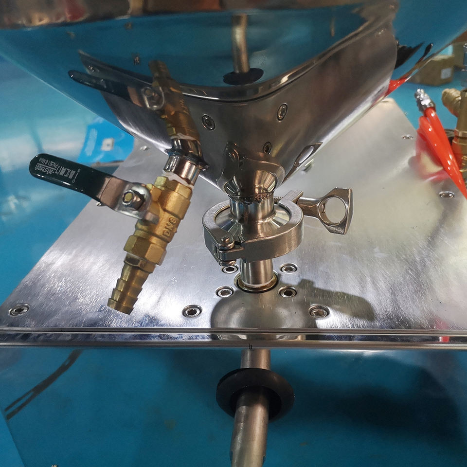 30PCS/Min Nail Polish Filling Machine Pneumatic Drive Filling Range Cosmetic Mascara Foundation Filling Machinery