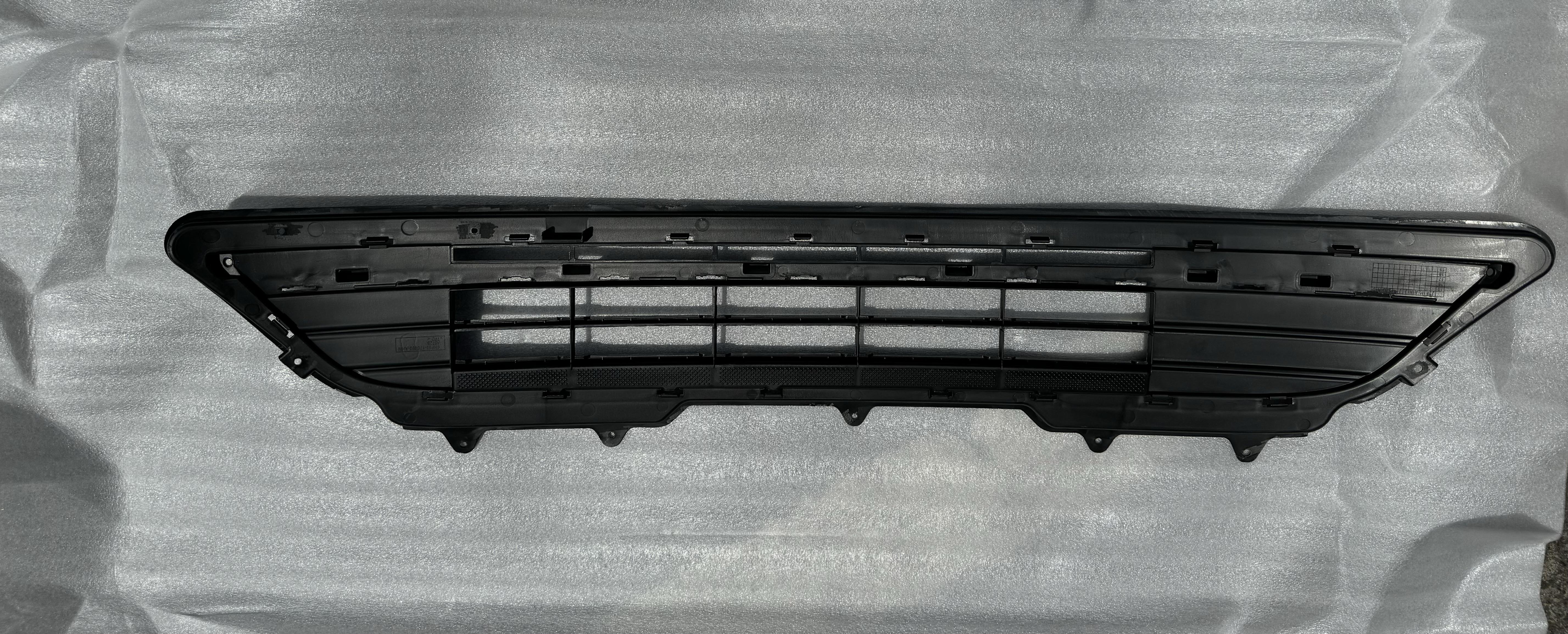 HP5Z-17B968-AA Front Bumper Lower Grille for 2017-2019 Ford LINCOLN MKZ Black Label