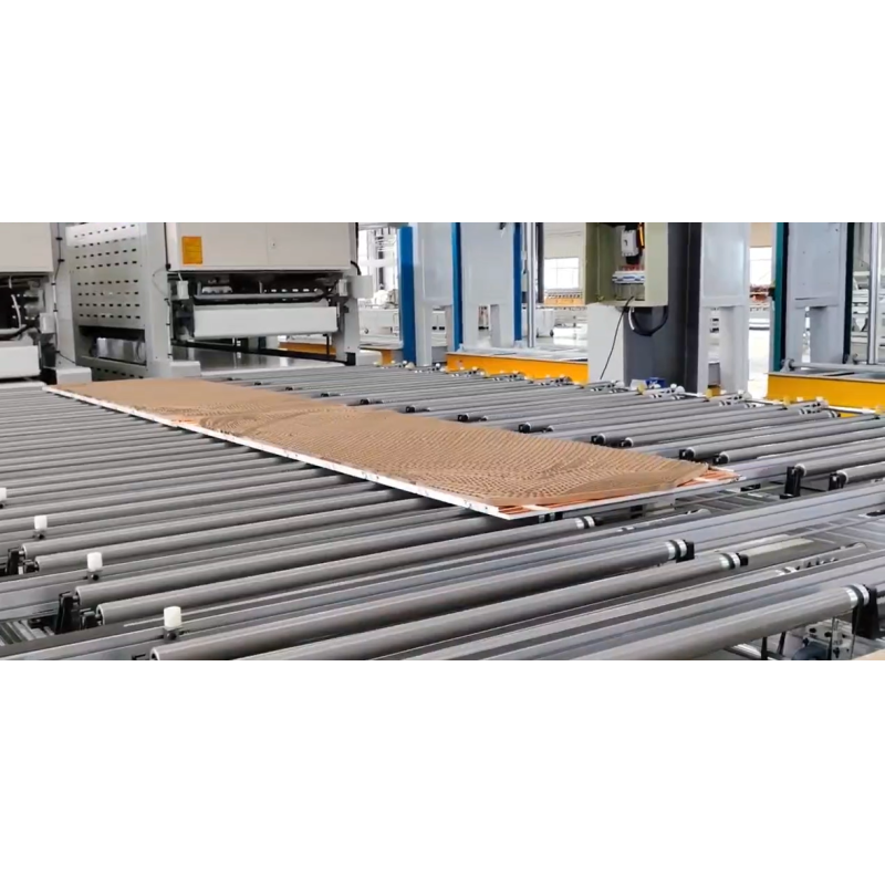 PLC Fully Automatic Production Line 1300mm Aluminum Honeycomb Panel Machine