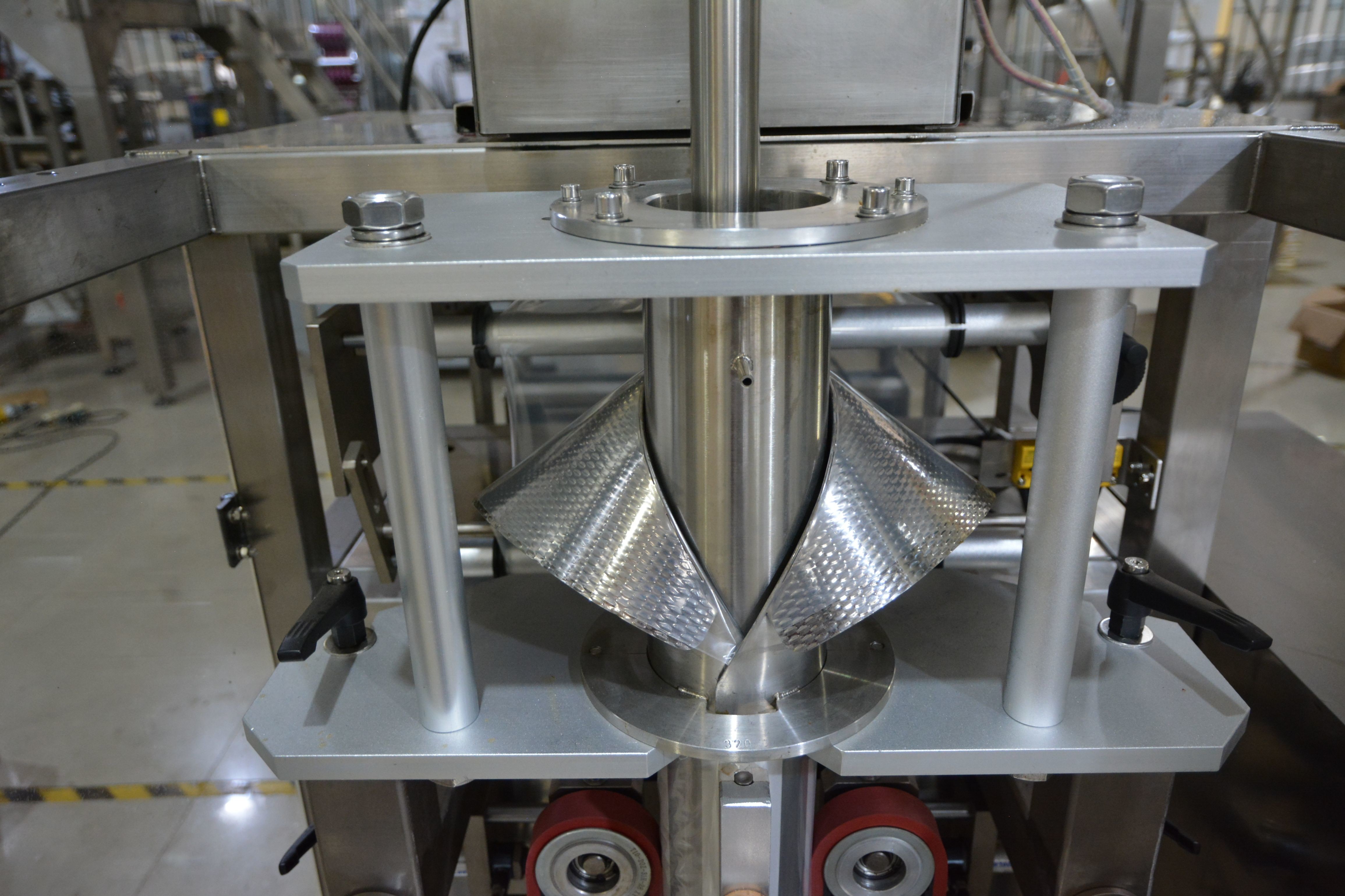 1000g Pet Foods Pouch VFFS Packaging Machine With 4 Hoppers Linear Scale
