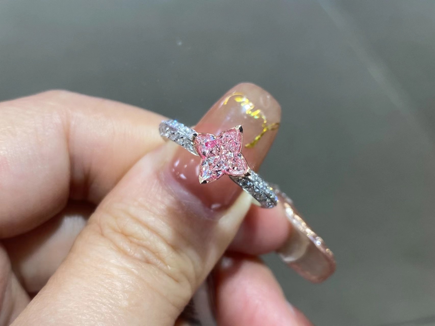 18k White Gold Lab Created Diamond Ring IGI Certified 1.06ct Fancy Pink Flower Shape
