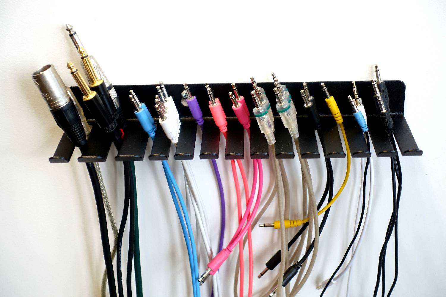 Tidy Workplace Cable Hanger Rack for Patch Leads Carbon Steel Advantage Easy Operation
