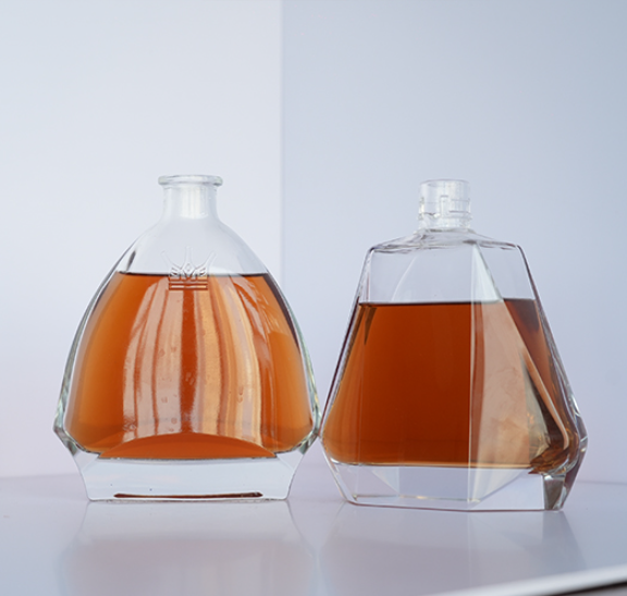 Transparent Custom Size Accepted 500ml 700ml 750ml Liquor Glass Bottle With Cork Lid