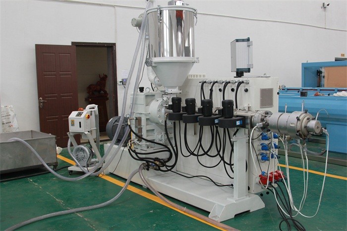 PE / PPR Pipe Plastic Extrusion Machine Siemens Motor High Performance