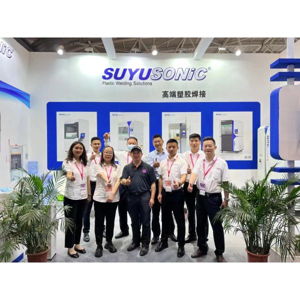 PA66+GF30 High-accuracy Infrared Hot Plate Plastic Welding Equipment with 11 - 22 kg/h Output and 1 Year Warranty