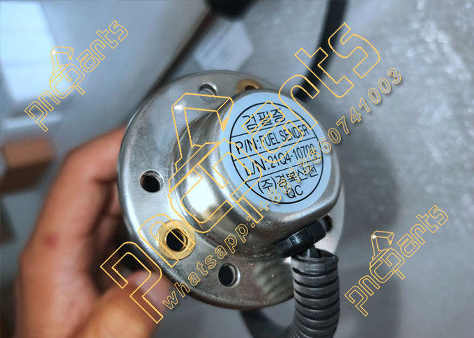 31M9 02130 31Q4 02130 Fuel Cap With Chain R210 9 Hyundai Excavator Parts