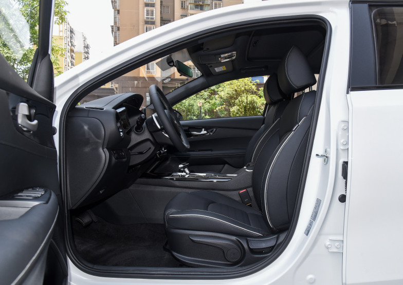2023 KIA K3 1.5L CVT 115HP L4( 1.4T DCT 140HP L4) 4 Door 5 Seats Compact Sedan Car