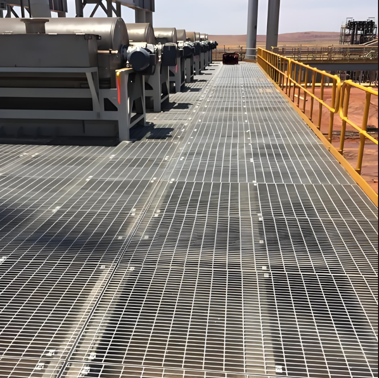 Welded Serrated Bar Walkway Heavy Duty Galvanized Steel Grating
