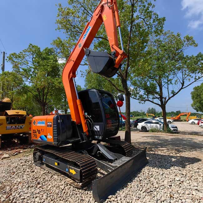 Used Hitachi ZX70 Crawl Excavator 0.33m3 Bucket Capacity 0.67 Tons Compact Excavator