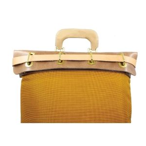 Regulation Locking Security Mailbag with Handles with Handles is constructed