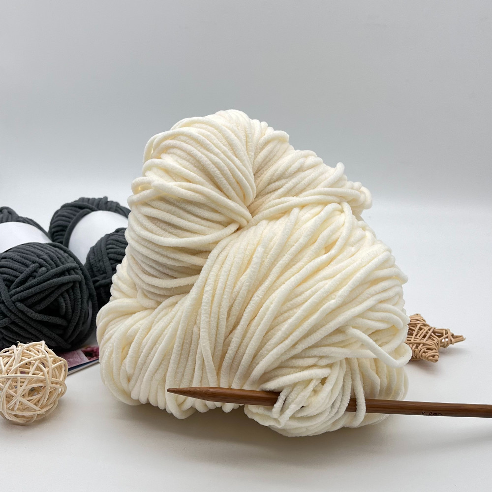 1/1.1NM Velvet Yarn For Cozy Blankets And Hand Knitting Baby Blanket