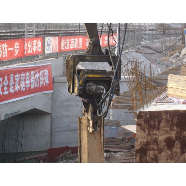 Excavator Mounted Mini Integrated Vibratory Pile Hammer Construction Equipment Pile Driver