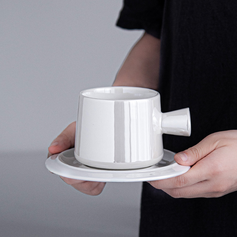 Porcelain Ceramic Coffee Cup and Saucer Set in European Modern Style for Afternoon Tea