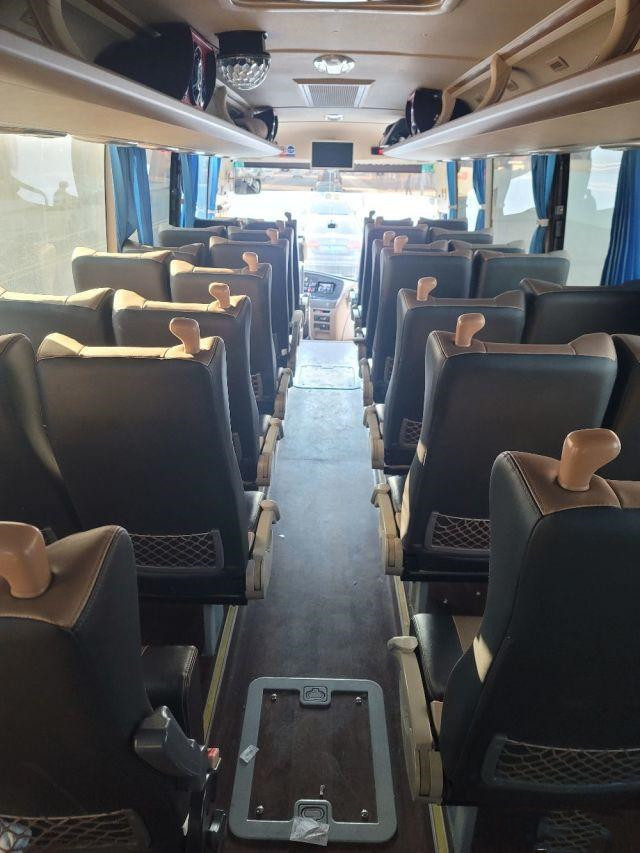 Bus Youtong Zk6908 Bus Passenger Counter 38 Seats Tourist Bus Coach Yuchai 270kw Engine