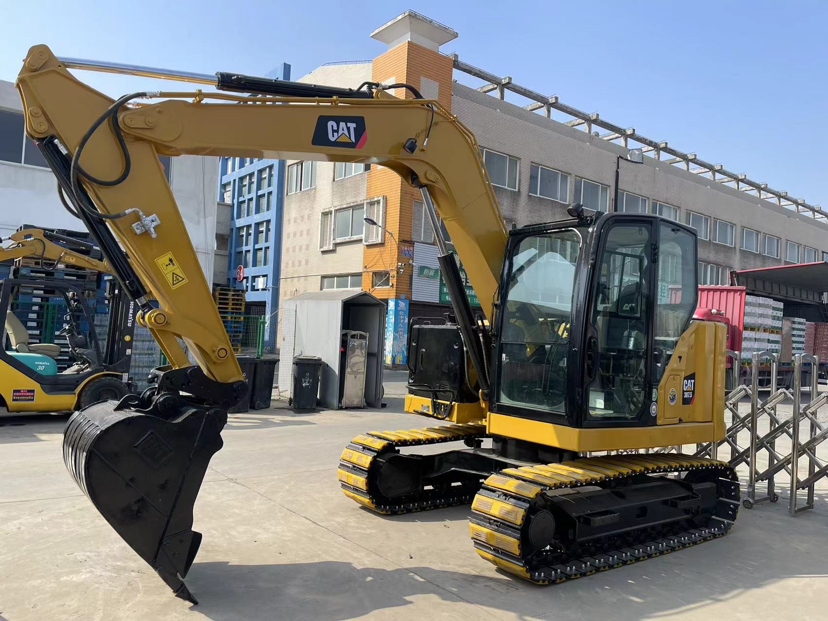 Used Caterpillar 307.5 Excavator 0.33 M3 Bucket Capacity For Construction Projects