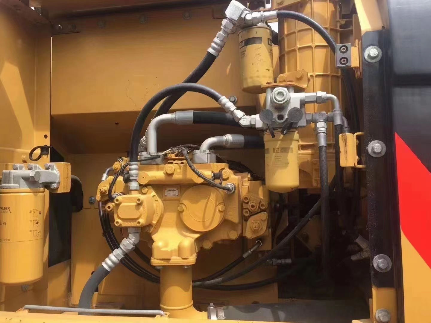 Original Cat 323D Excavator with 1.2M³ Bucket Capacity and Original Hydraulic Valve