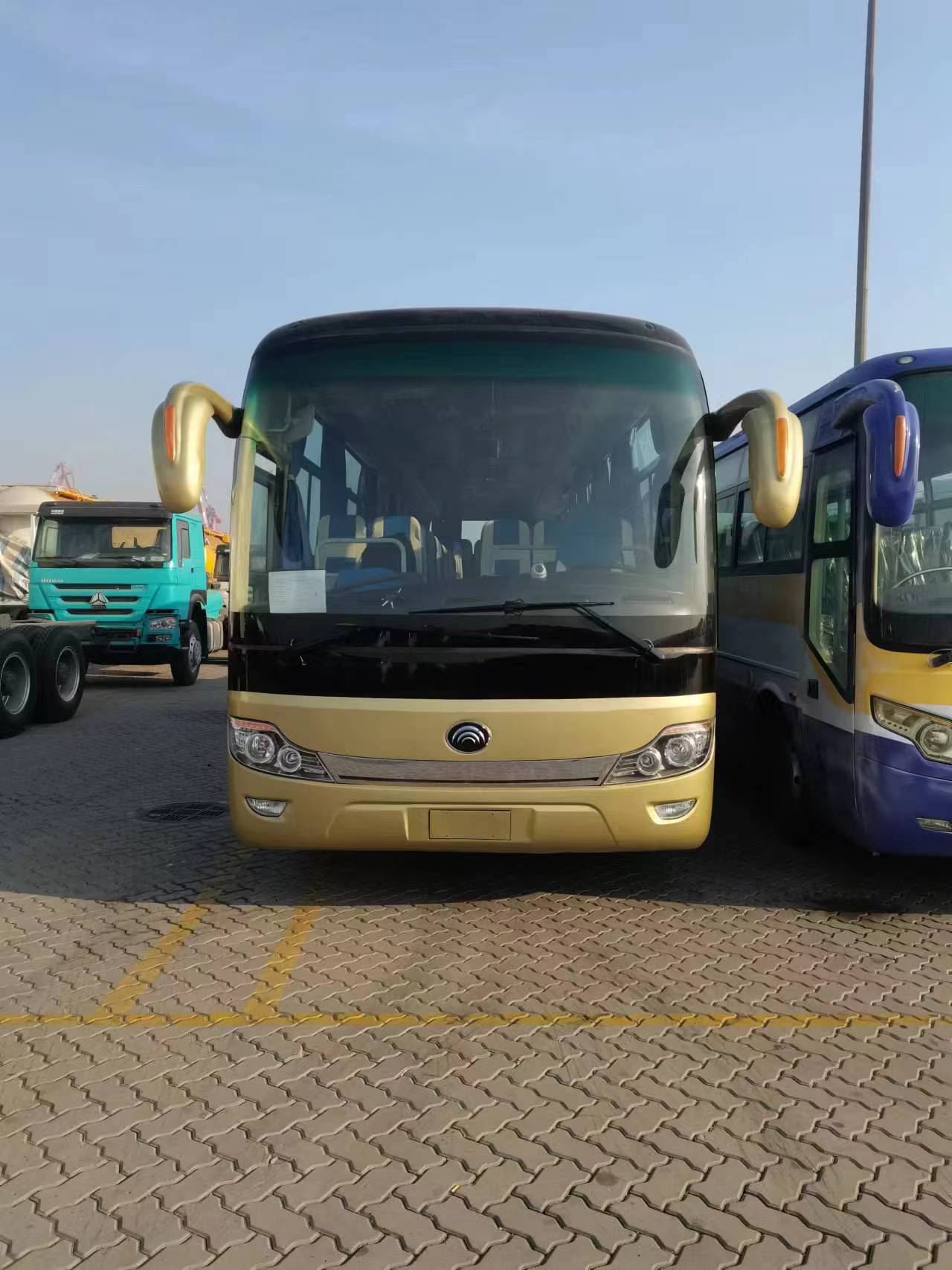 Best 68 Seater Used Coach Bus with Weichai Engine and High Capacity