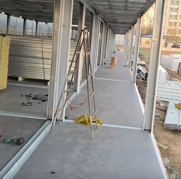 Portable foldable emergency housing: Pre-installed with water/electricity