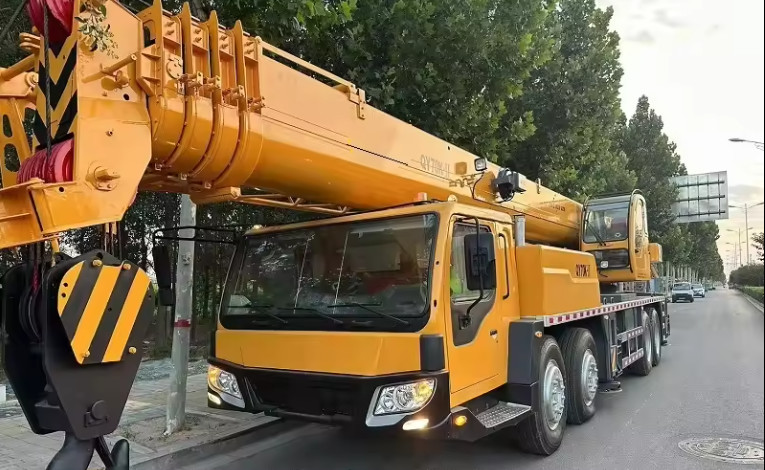 70 Ton Xugong QY70K Used Crane Truck With Strong Power EPA Approval