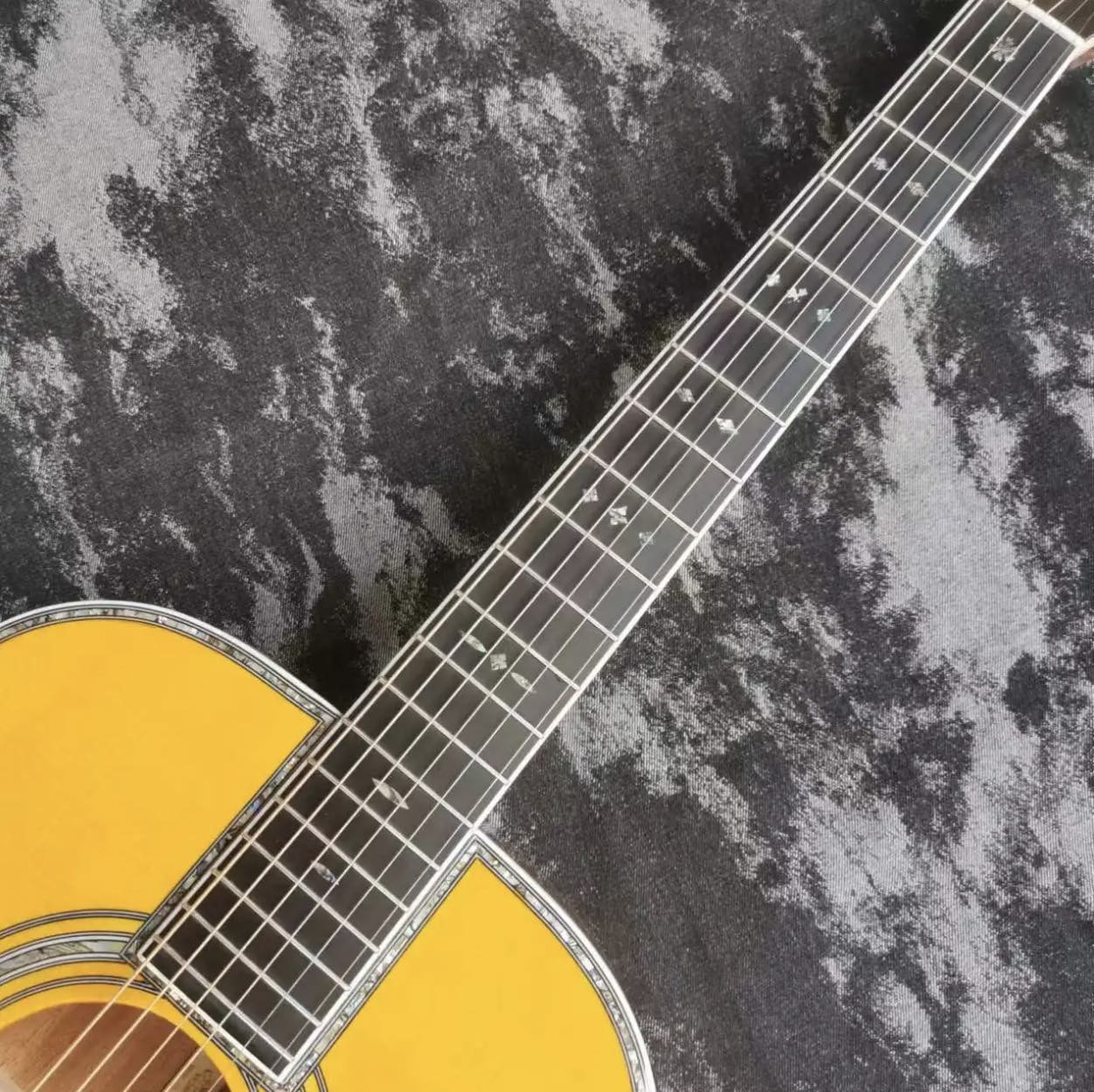 Custom 40 "full solid wood OM42 series yellow acoustic guitar Martin guitar style