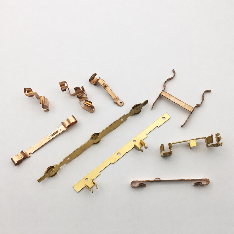 Universal travel socket brass blades assembly