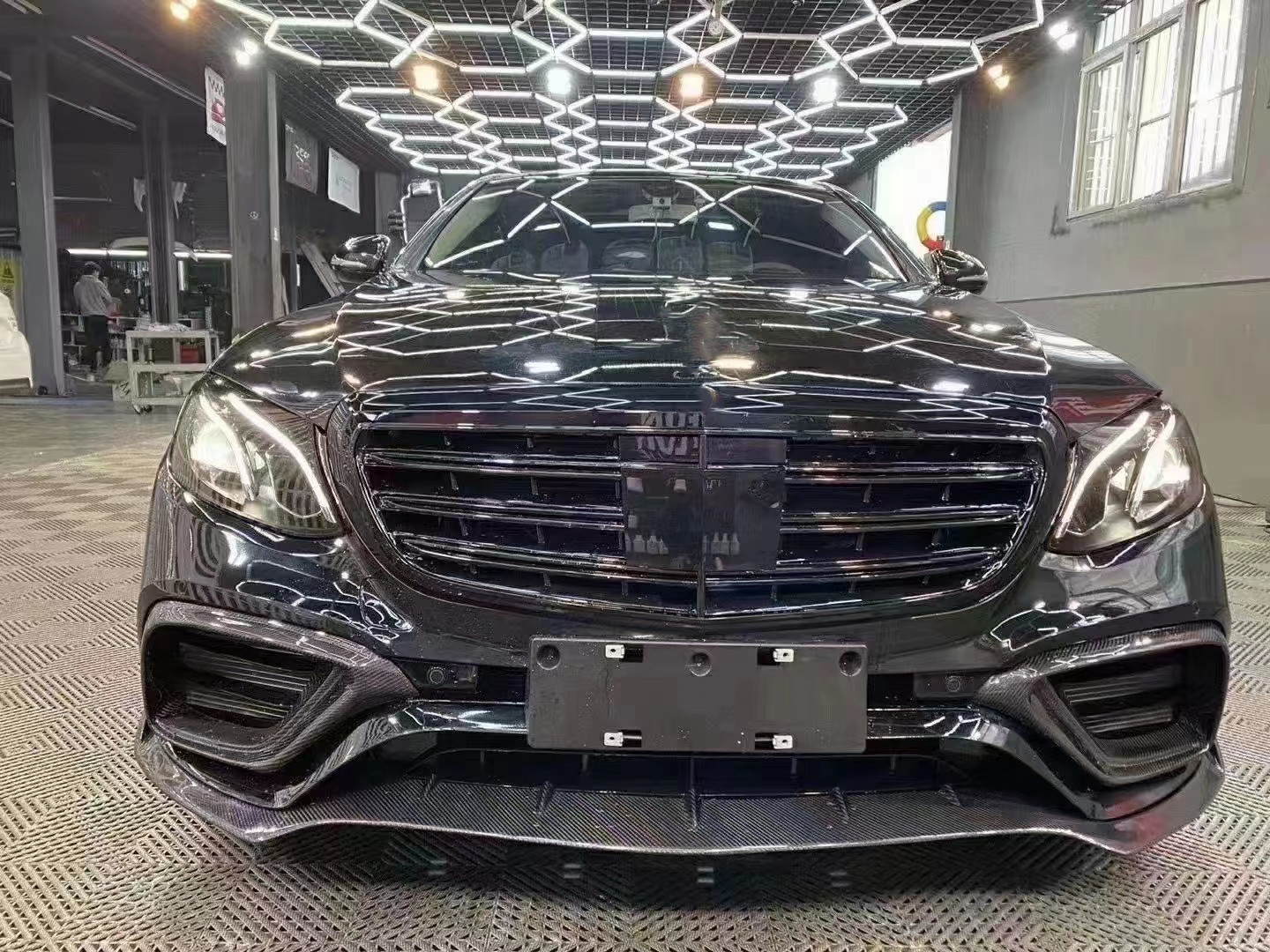 Auto PartFor Mercedes E-Class W238 E300 E63 Body Kit W238 Coupe Upgrades Bras-style Front Scoop Diffuser Spoiler Body Kit