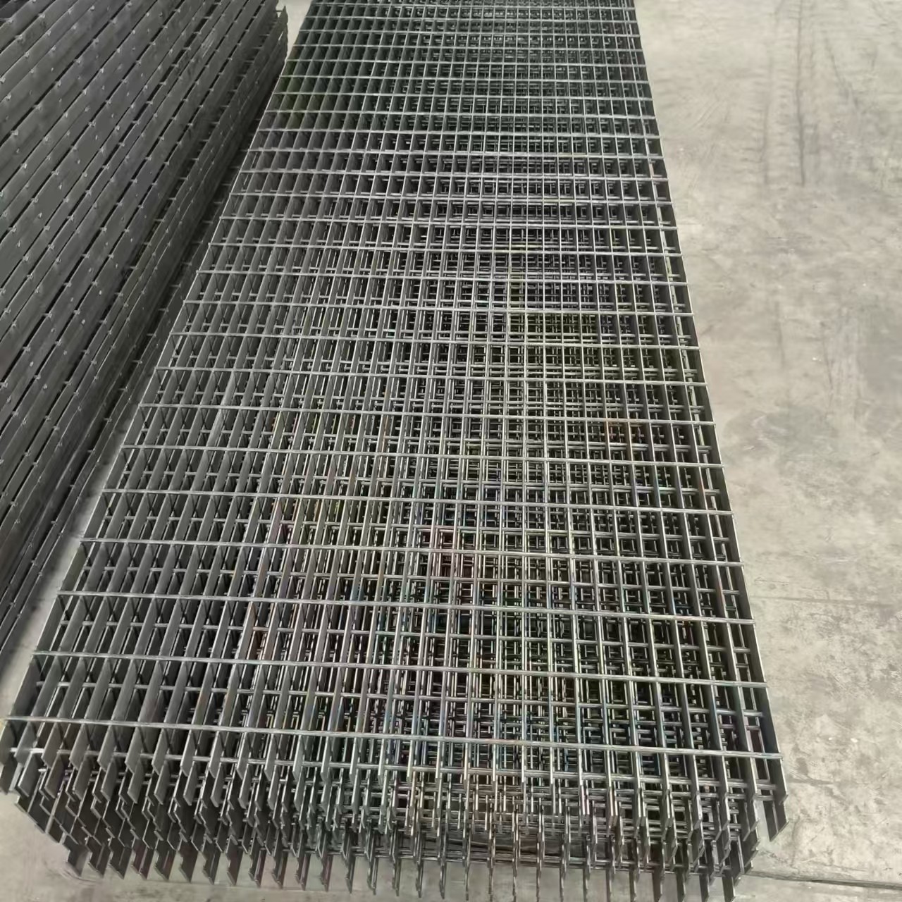 Industrial Steel Grating The Perfect Solution for Harsh and Demanding Environments