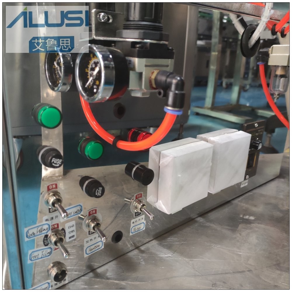 220V 50Hz Bottle Liquid Filling Machine Lipstick Heating Mixing Filling Equipment